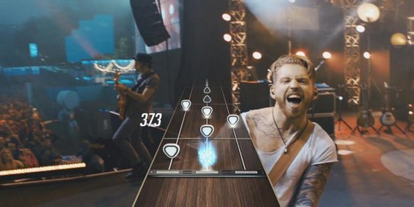 Ny gitar, døgnåpen musikkanal og ekte mennesker i salen