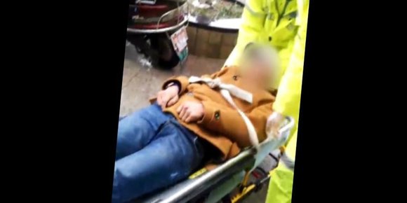 Etter 20 timer med spilling i strekk på en internettkafé oppdaget mannen at han hadde blitt lam