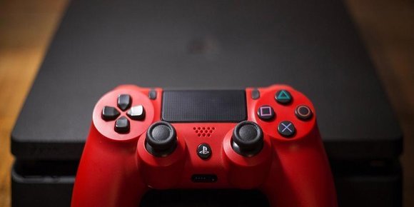 - Sony sliter med å holde prisen på PlayStation 5 nede