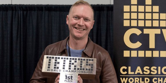 Syv ganger verdensmester i «Tetris» Jonas Neubauer er død